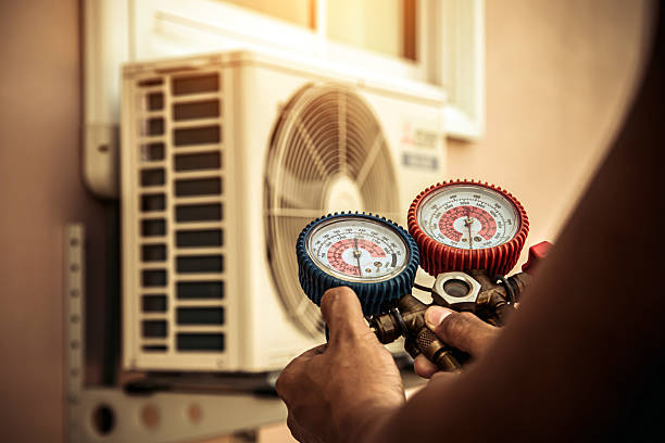 Professional Hvac technician working in Stratham, NH